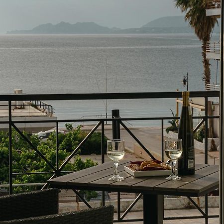 Sea View Apartment "Elise" Лоутраки Экстерьер фото