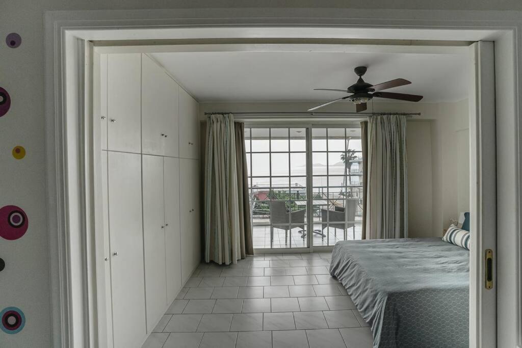 Sea View Apartment "Elise" Лоутраки Экстерьер фото