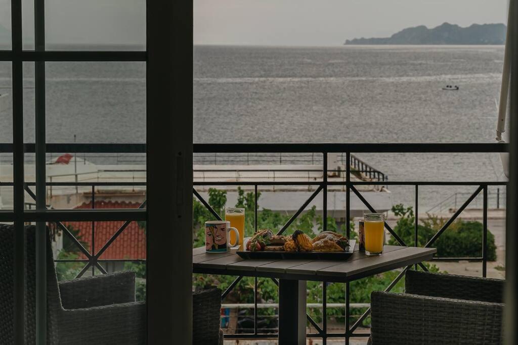 Sea View Apartment "Elise" Лоутраки Экстерьер фото