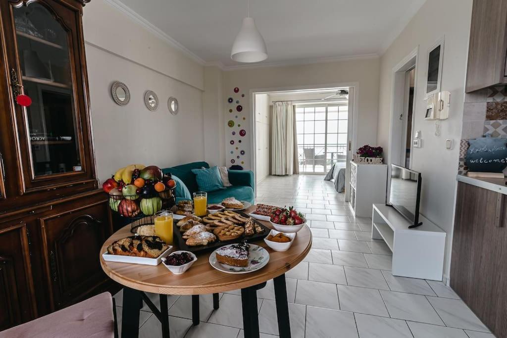 Sea View Apartment "Elise" Лоутраки Экстерьер фото
